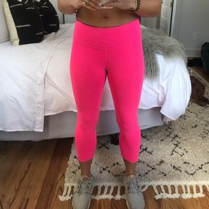Lululemon Hot Pink Wunder Under Size 4